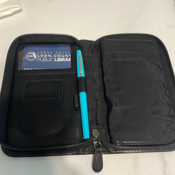 Vintage Coach leather - Zip card holder Wallet, Travel Organizer, Planner - Picture 7 of 14